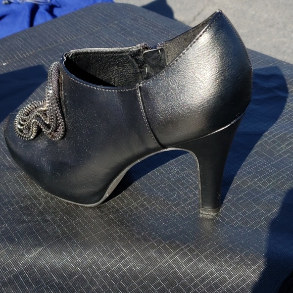 Shoes - Picture 3 of 3